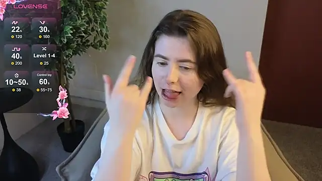 LovingWhisperr online show from March 22, 8:20 am