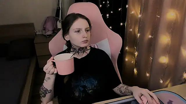 Onyxix online show from April 4, 9:24 pm