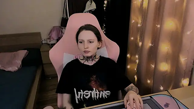 Onyxix online show from March 26, 7:48 pm