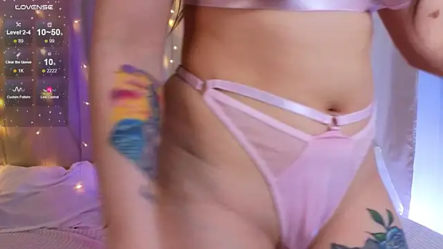 kira sweety x online show from April 18, 7:07 pm