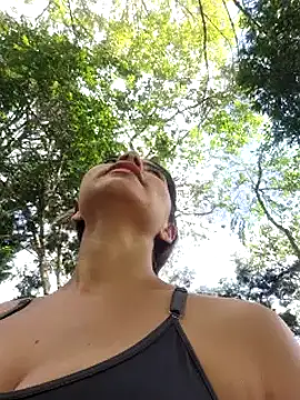  as una77 online show from April 4, 2:27 pm