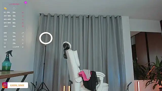 karinnixx online show from March 22, 9:10 pm