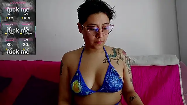 Juliexxxxtasy online show from February 9, 4:42 pm