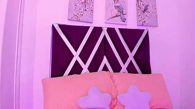 ninameduxx online show from May 29, 6:22 am