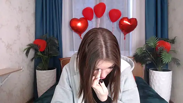 Snapshot of CandyGyrl chatting on February 24, 1:16 am CandyGyrl online show from February 24, 1:16 am