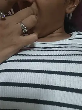 komalsharma99 online show from June 5, 5:08 pm