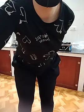 LiilyZi online show from March 15, 10:28 am