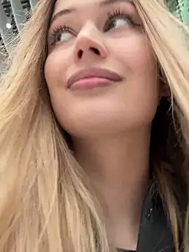 blonde exe online show from February 17, 3:55 pm