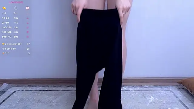 RowenaIanniello online show from April 15, 2:23 am