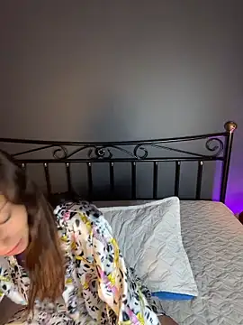 BonniePink  online show from March 3, 1:06 pm