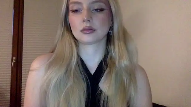 MayaWetDream online show from March 29, 5:23 pm