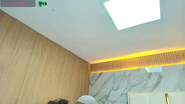 rox luxury tf online show from March 31, 6:52 pm