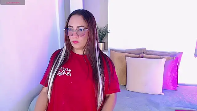 Ladysweety01  online show from March 31, 9:37 pm