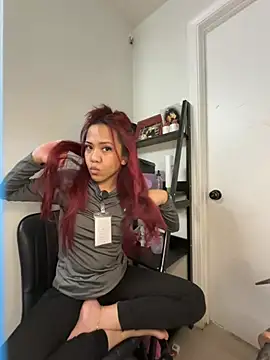 ArielsFeet333 online show from February 18, 5:39 am