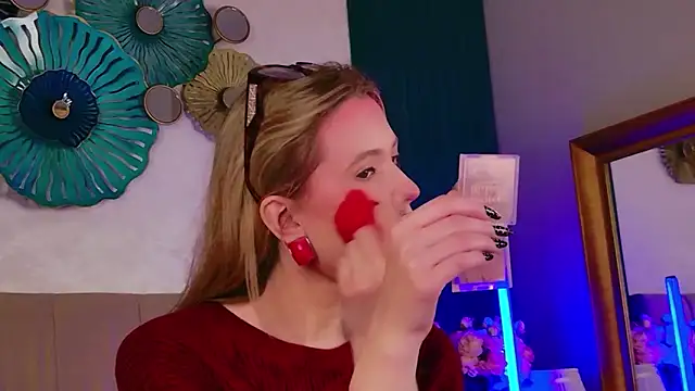 Beckie White online show from March 2, 9:10 pm