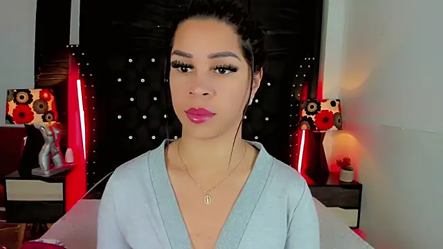 Makeyla Fox  online show from March 6, 12:55 pm