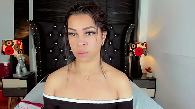 Makeyla Fox  online show from February 26, 1:10 pm