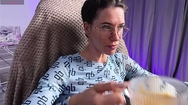 Katy Kar online show from July 10, 8:42 pm