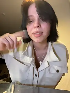  luna fox  online show from February 10, 7:50 pm