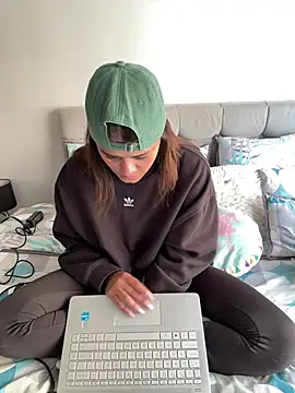 RachelWeisz  online show from April 18, 7:07 pm