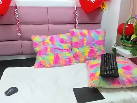 Eloisa Morgan online show from February 14, 2:30 pm