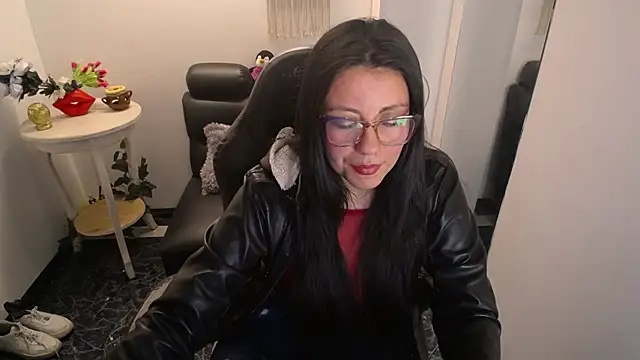 QueenRose94 online show from April 21, 1:07 pm