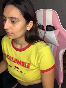 -BabyLuna online show from April 8, 12:29 pm