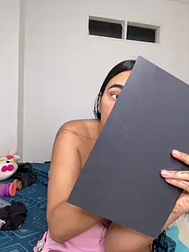 Mia  Starxxx online show from April 14, 9:48 pm