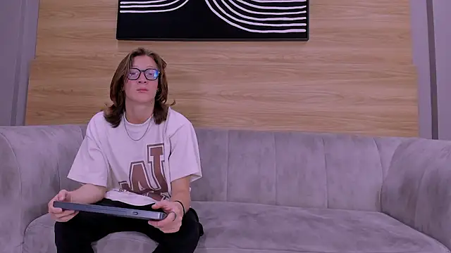 close friends online show from March 14, 2:29 pm