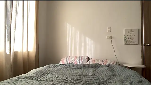 elimorroe online show from February 26, 12:37 pm