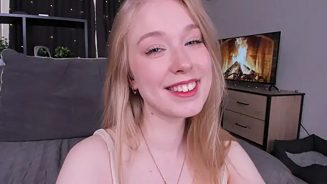 AmyLouWood online show from June 3, 2:33 pm