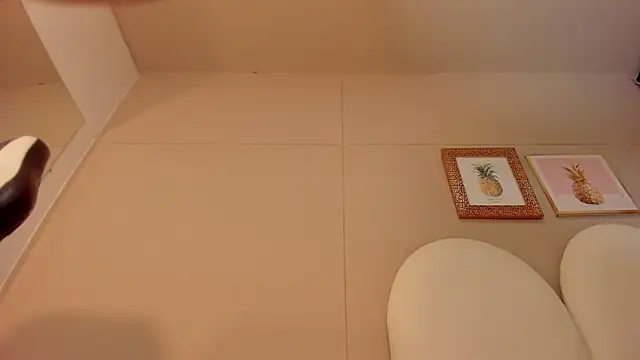 luna bradley  online show from March 30, 2:38 pm