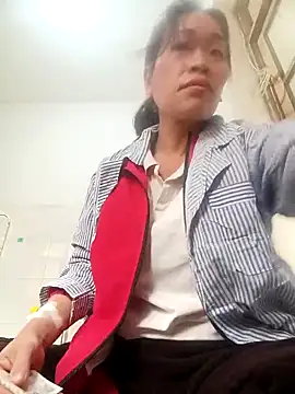 Snapshot of aki_xzx chatting on February 24, 2:33 am aki xzx online show from February 24, 2:33 am