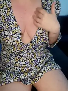 AkuManis online show from April 30, 10:09 am