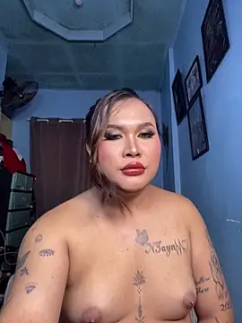 hollynicole online show from June 11, 4:42 am