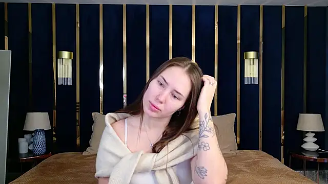 Arielle Vade online show from March 1, 5:40 am