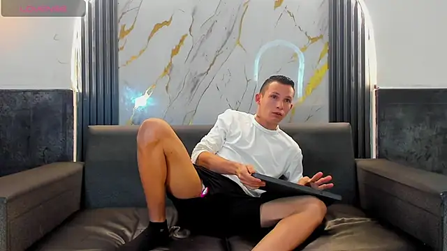 Isaak 26 online show from April 18, 11:13 am