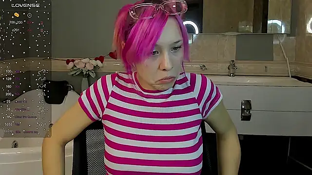 EmilyTrase online show from March 25, 1:33 am