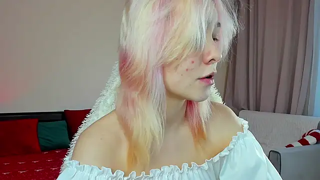 EmilyTrase online show from April 20, 1:41 am