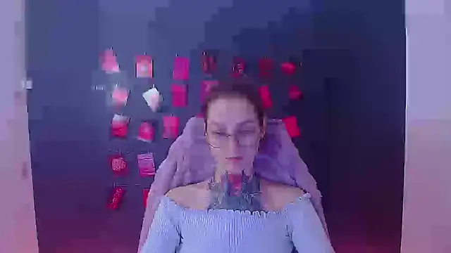 Esmi Winter online show from March 9, 6:38 am