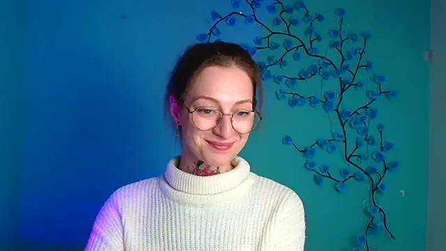 Esmi Winter online show from March 15, 12:40 pm