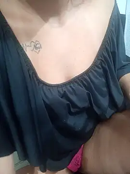 giloirinha5 online show from February 11, 2:04 am