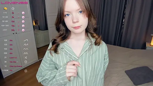 LavenderMitten online show from March 29, 8:57 am