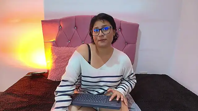 Angelic 17 online show from March 4, 12:50 am