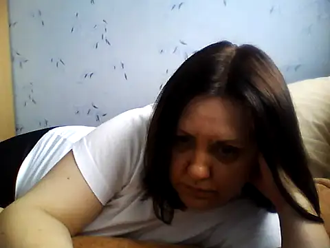 LockyCharm111 online show from April 9, 8:20 am