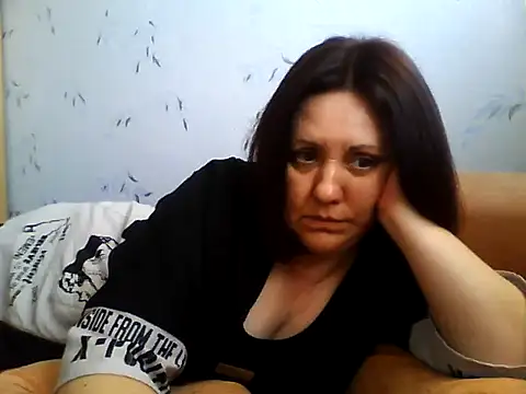 LockyCharm111 online show from April 5, 3:22 pm