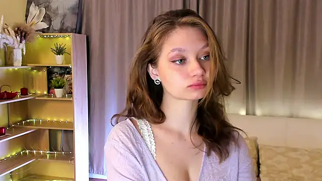 HolliBillig online show from April 15, 7:25 pm