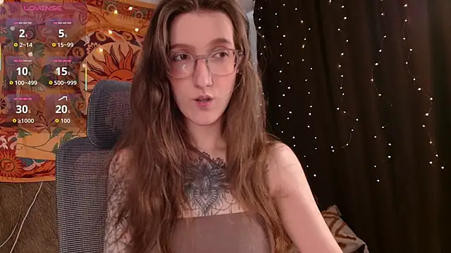 lolami  online show from April 17, 7:10 am