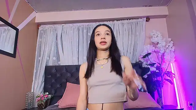 Sweet Sofiii  online show from March 22, 1:28 pm