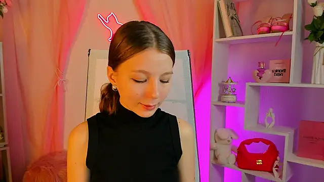 ElliFrankenweenie online show from March 3, 9:37 am